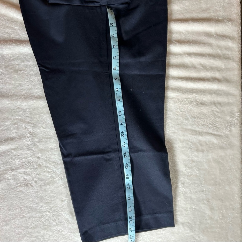 Sag Harbor NWT Women's Slimming Solution Stretch Navy Capris Size 16P - Picture 7 of 8